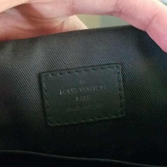 louis vuitton messenger bag - Picture 8 of 8